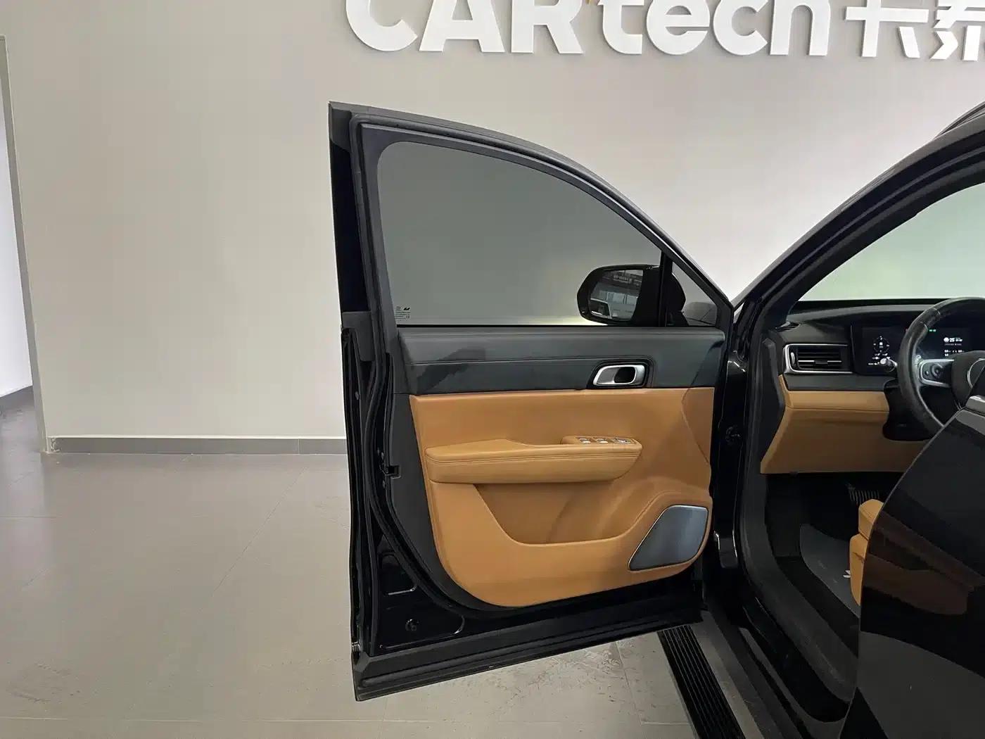 Li Auto ONE 2020 Extended Range 6-Seater — миниатюра 8