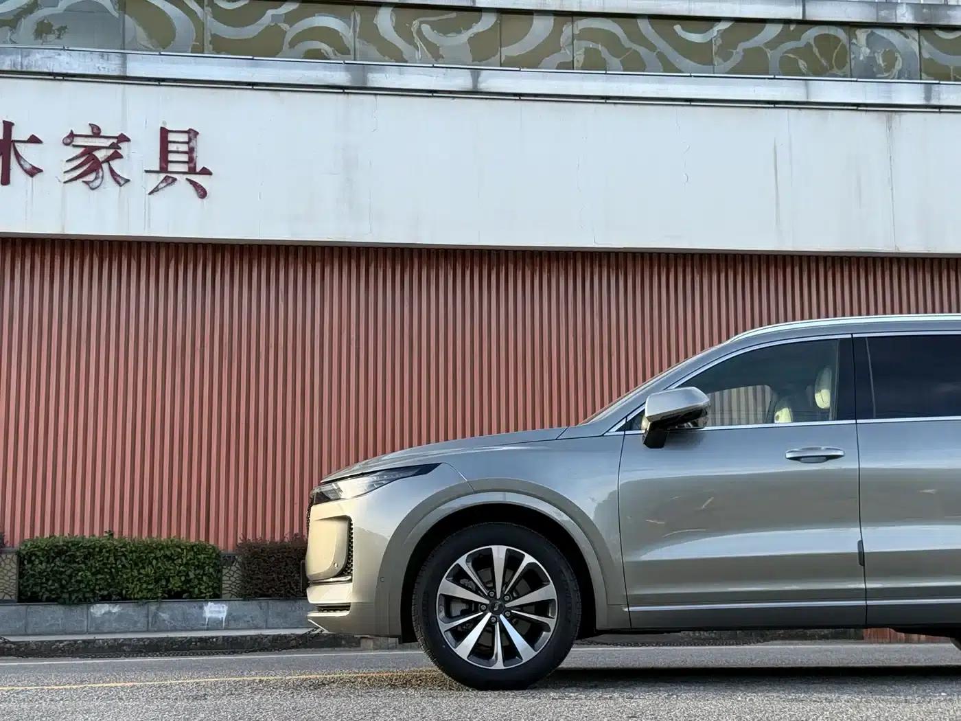 Li Auto ONE 2020 Extended Range 6-Seater — миниатюра 3