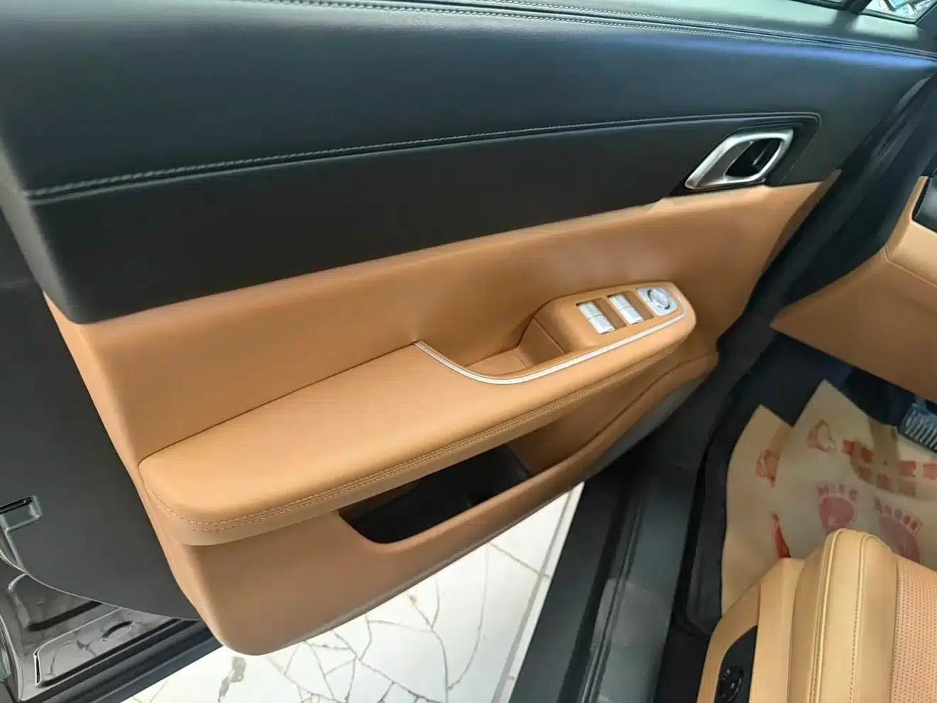 Li Auto ONE 2021 Extended Range 6-Seater — миниатюра 8