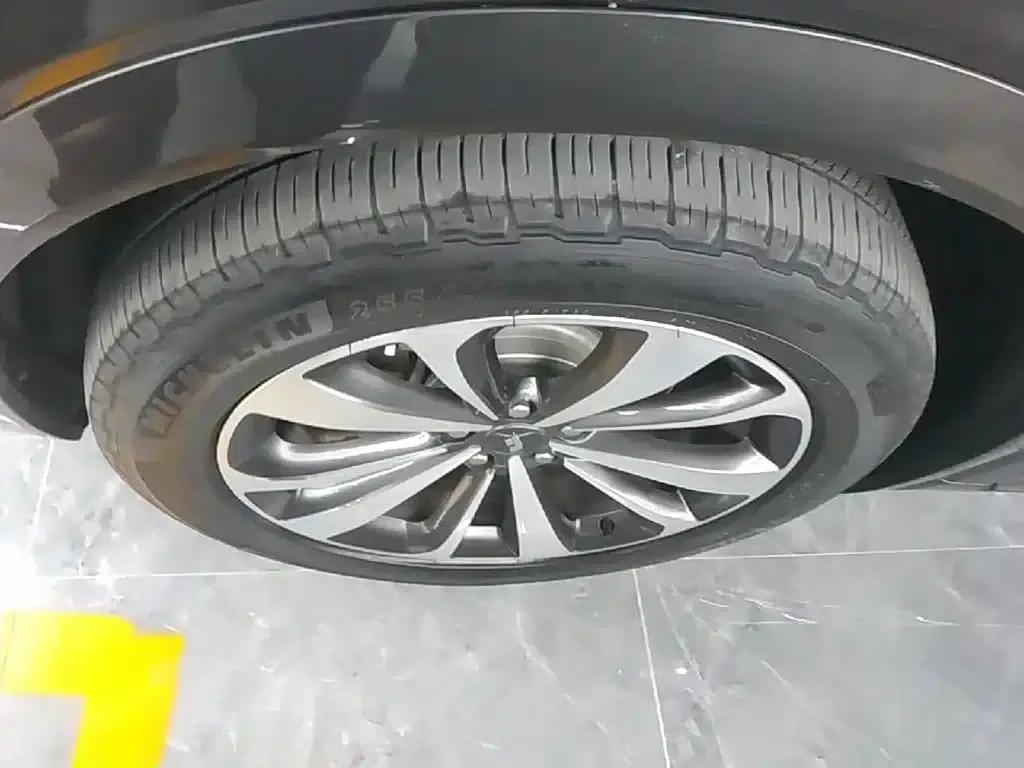 Li Auto ONE 2021 Extended Range 6-Seater — миниатюра 23