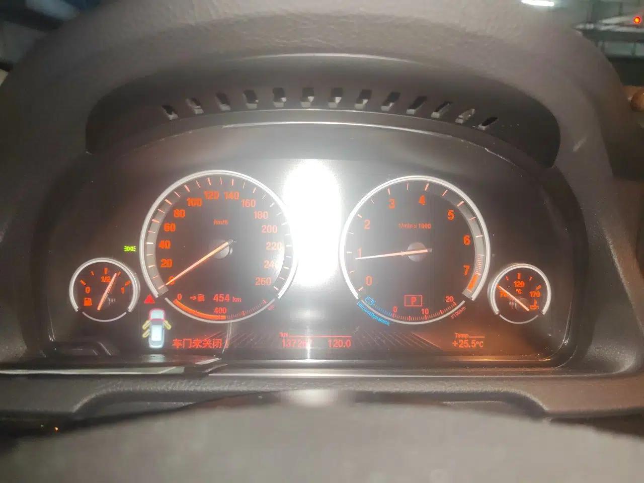 BMW 5 Series GT 2014 528i Leading Model — миниатюра 11