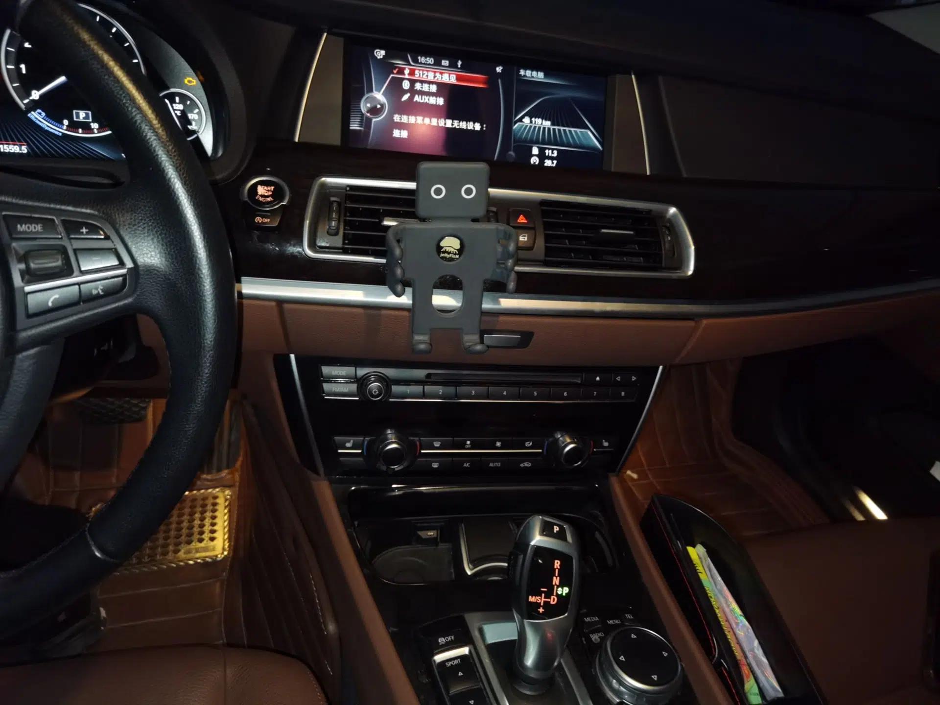 BMW 5 Series GT 2015 528i Leading Model — миниатюра 13