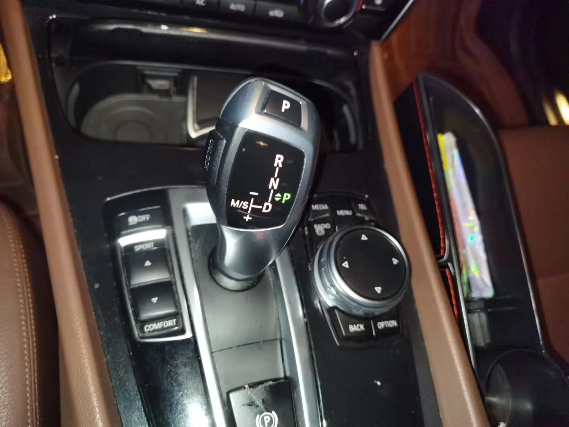 BMW 5 Series GT 2015 528i Leading Model — миниатюра 14