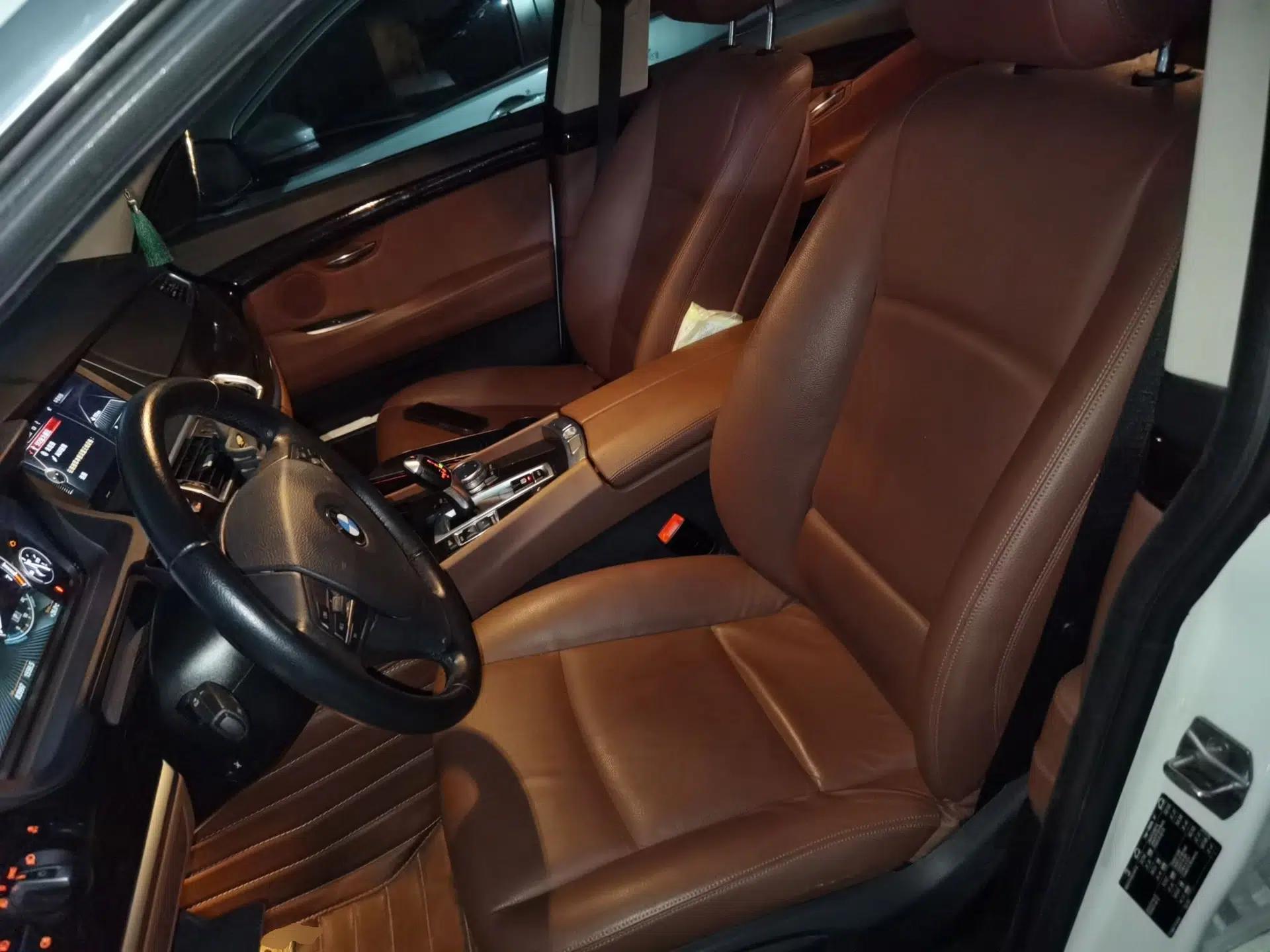 BMW 5 Series GT 2015 528i Leading Model — миниатюра 15