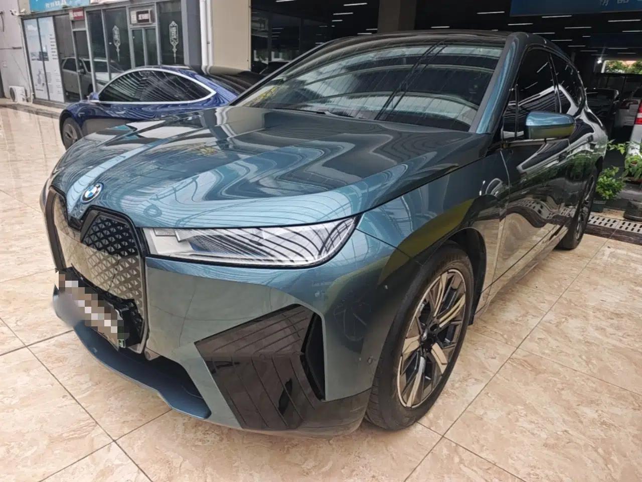 BMW iX 2023 xDrive40 — миниатюра 1