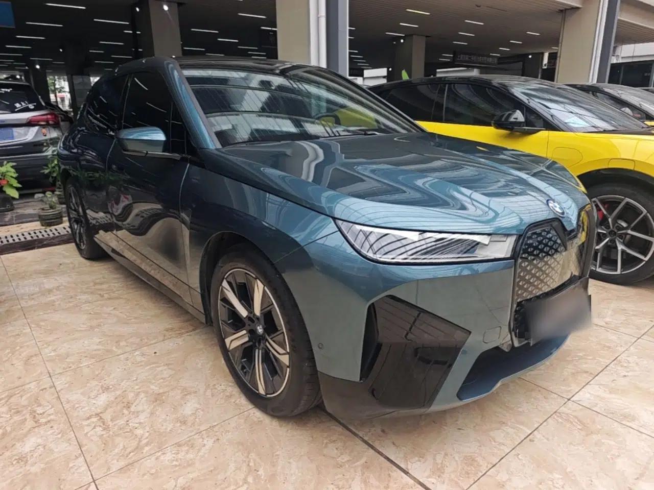 BMW iX 2023 xDrive40 — миниатюра 3