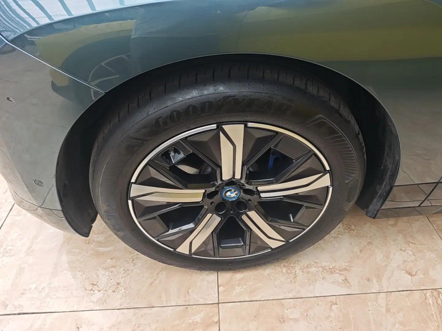 BMW iX 2023 xDrive40 — миниатюра 10