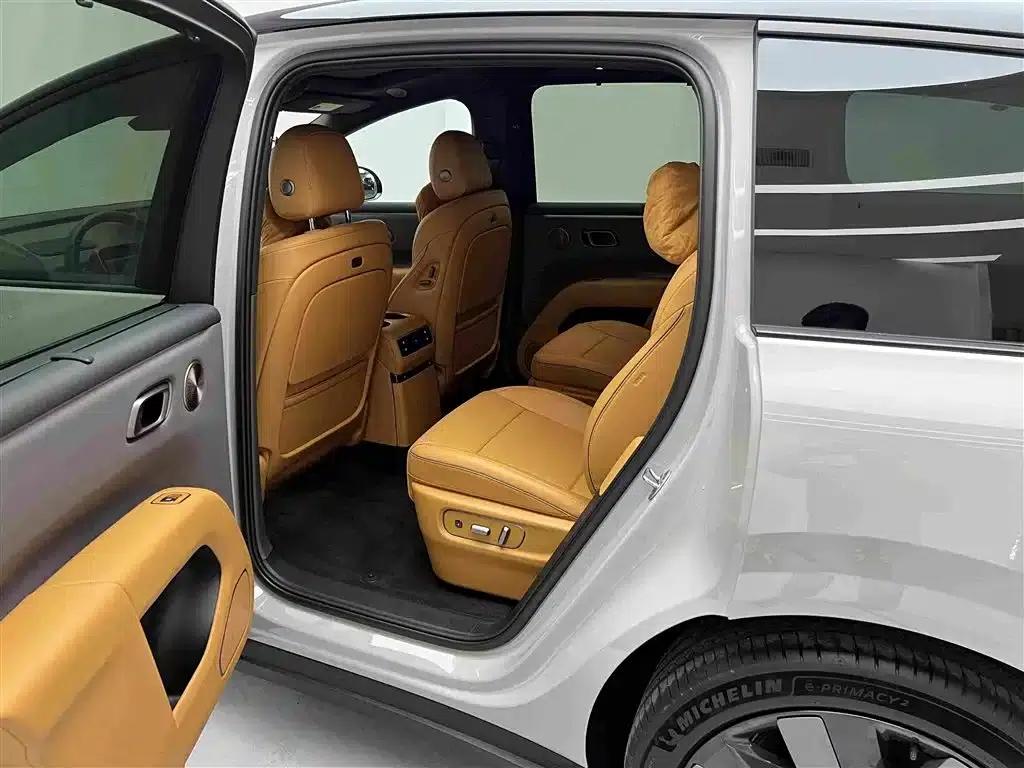 Li Auto i8 2025 Standard Edition — миниатюра 13
