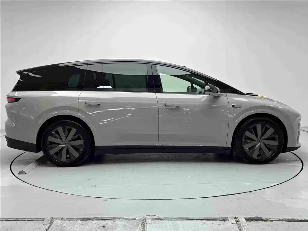 Li Auto i8 2025 Standard Edition — миниатюра 17