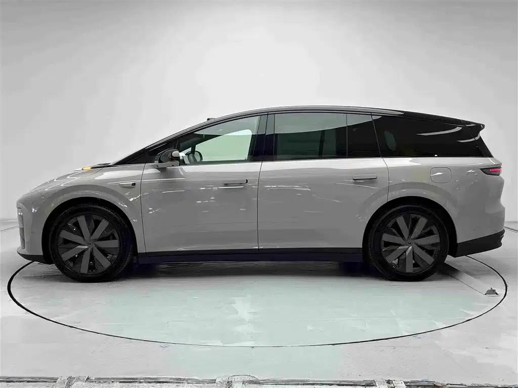 Li Auto i8 2025 Standard Edition — миниатюра 18