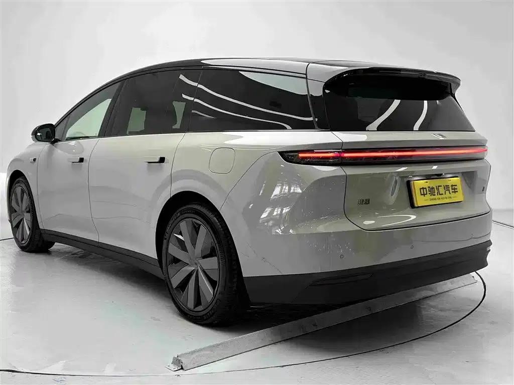 Li Auto i8 2025 Standard Edition — миниатюра 4