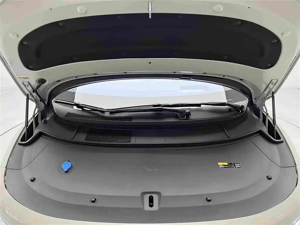 Li Auto i8 2025 Standard Edition — миниатюра 10