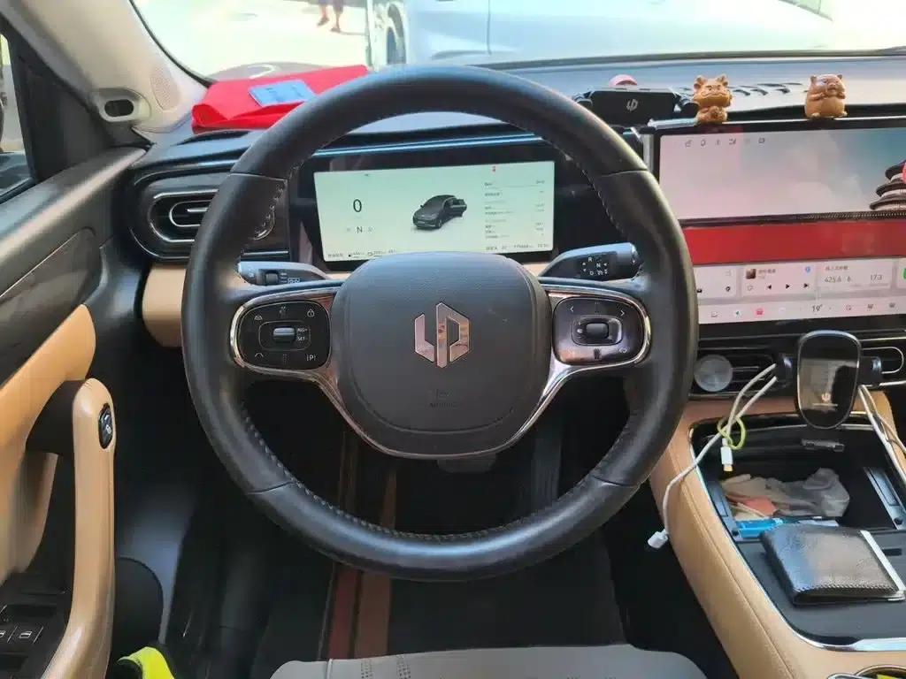 Leapmotor C11 2024 Range Extended 300 Premium Edition — миниатюра 3