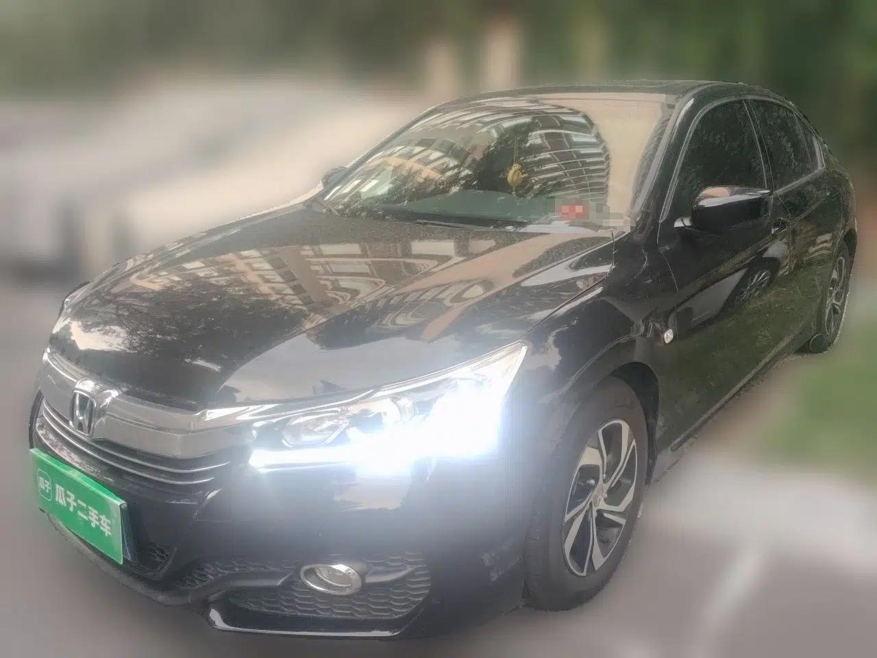 Honda Accord 2016 2.0L Comfort Edition — миниатюра 1