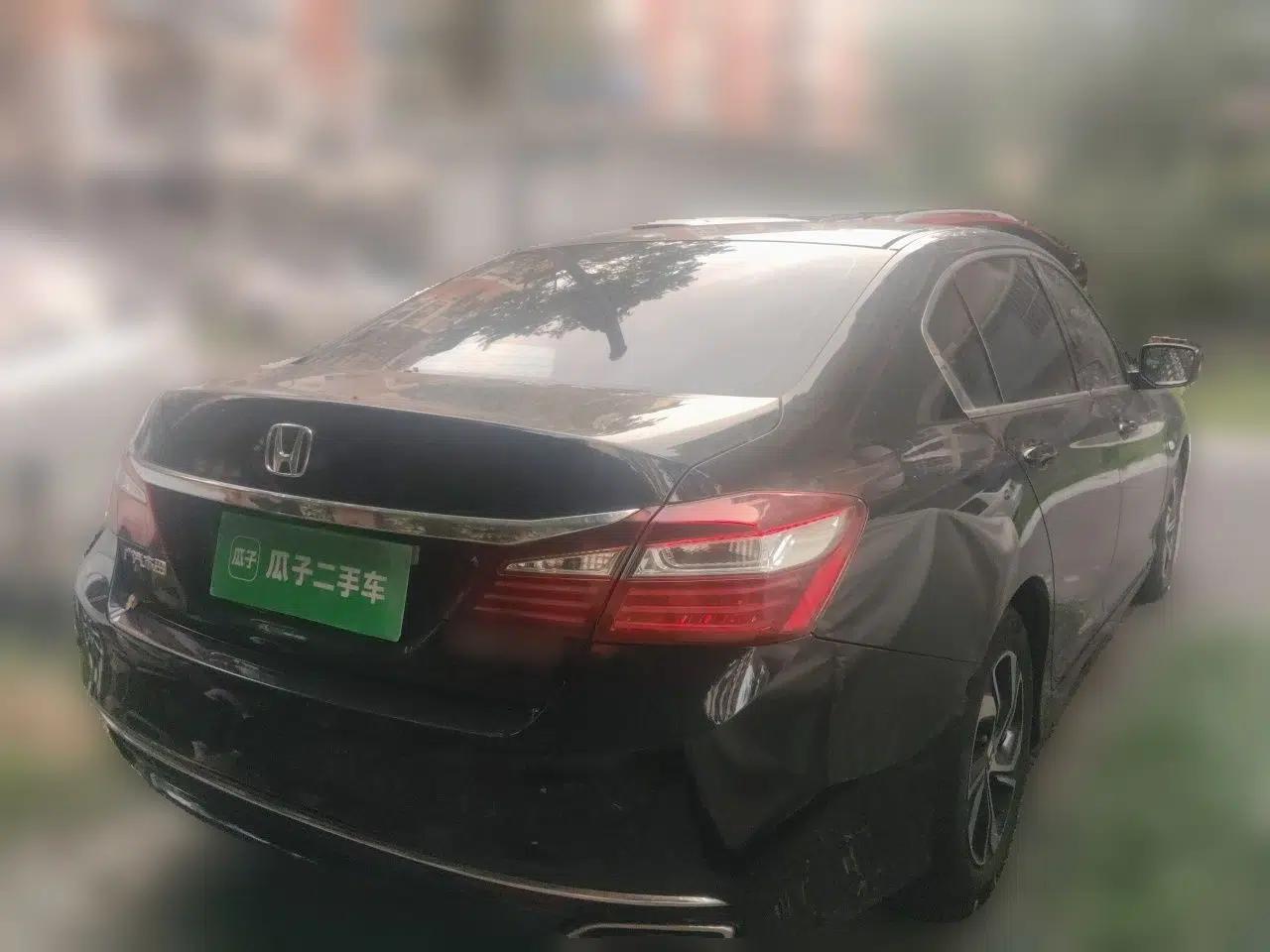 Honda Accord 2016 2.0L Comfort Edition — миниатюра 6