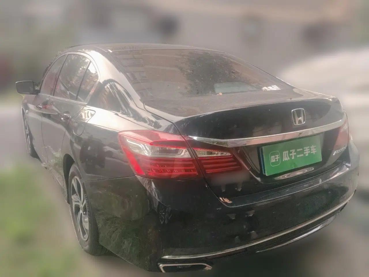 Honda Accord 2016 2.0L Comfort Edition — миниатюра 10