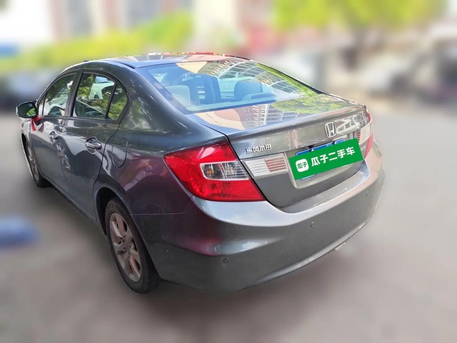 Honda Civic 2013 10th Anniversary 1.8L Automatic Comfort Version — миниатюра 4