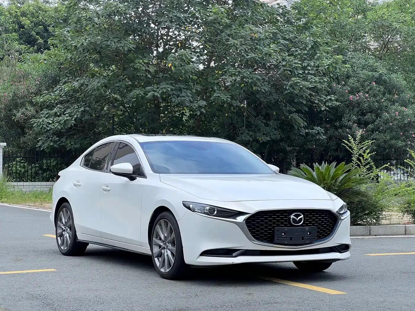 Mazda3 Axela 2021 2.0L Automatic Premium Edition — миниатюра 3