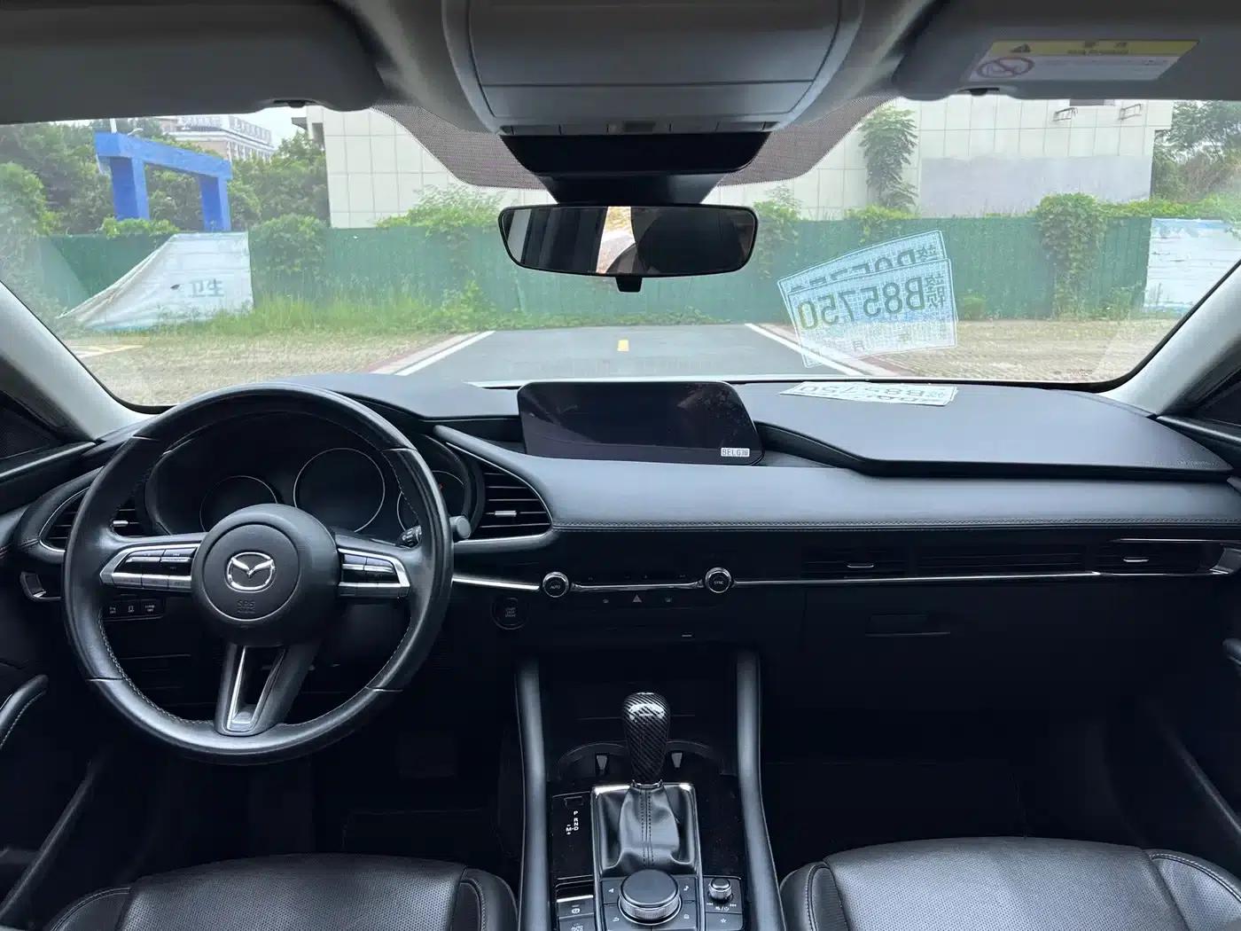 Mazda3 Axela 2021 2.0L Automatic Premium Edition — миниатюра 8