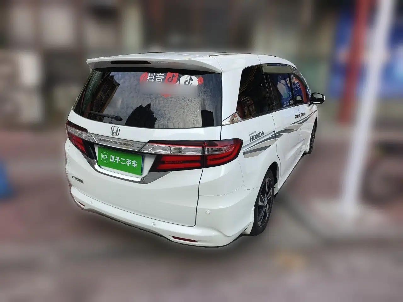 Honda Odyssey 2017 2.4L Smart Edition — миниатюра 6