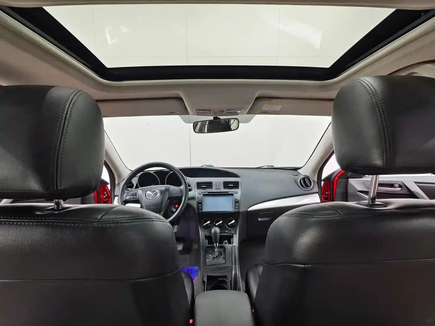 Mazda3 Axela 2013 Hatchback 1.6L Automatic Elite — миниатюра 10