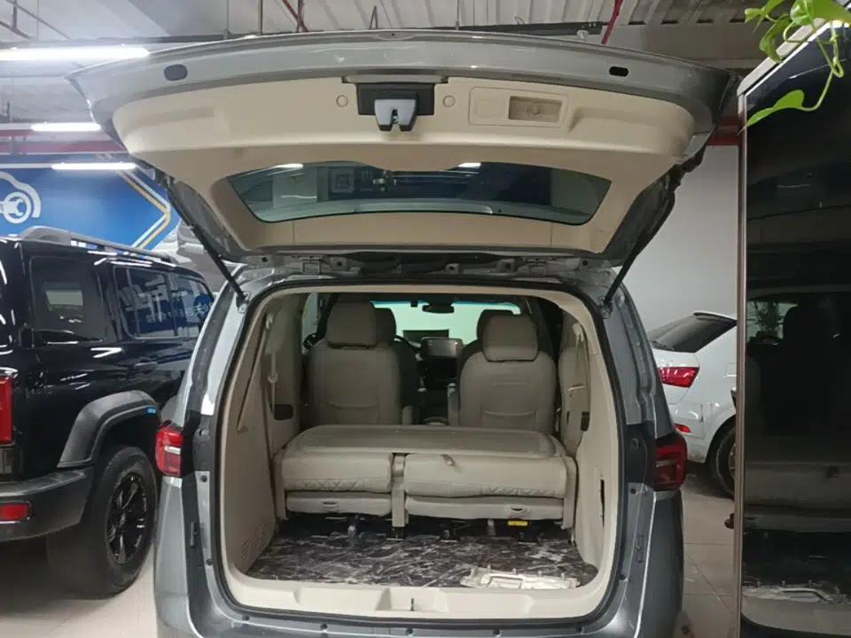 Buick GL8 2023 Land Executive Class Comfort Model — миниатюра 22
