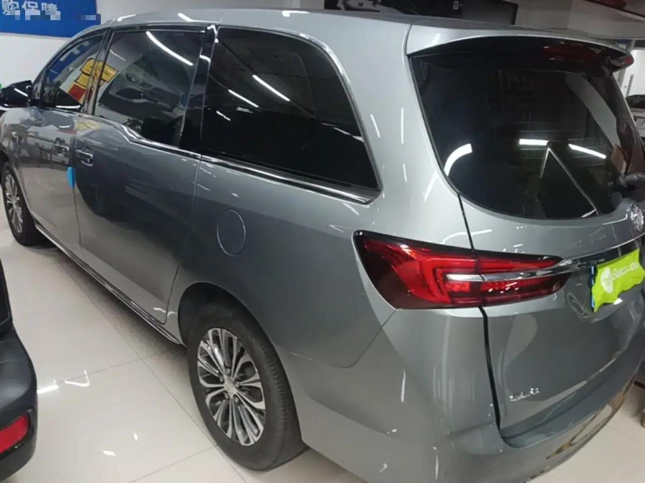 Buick GL8 2023 Land Executive Class Comfort Model — миниатюра 4