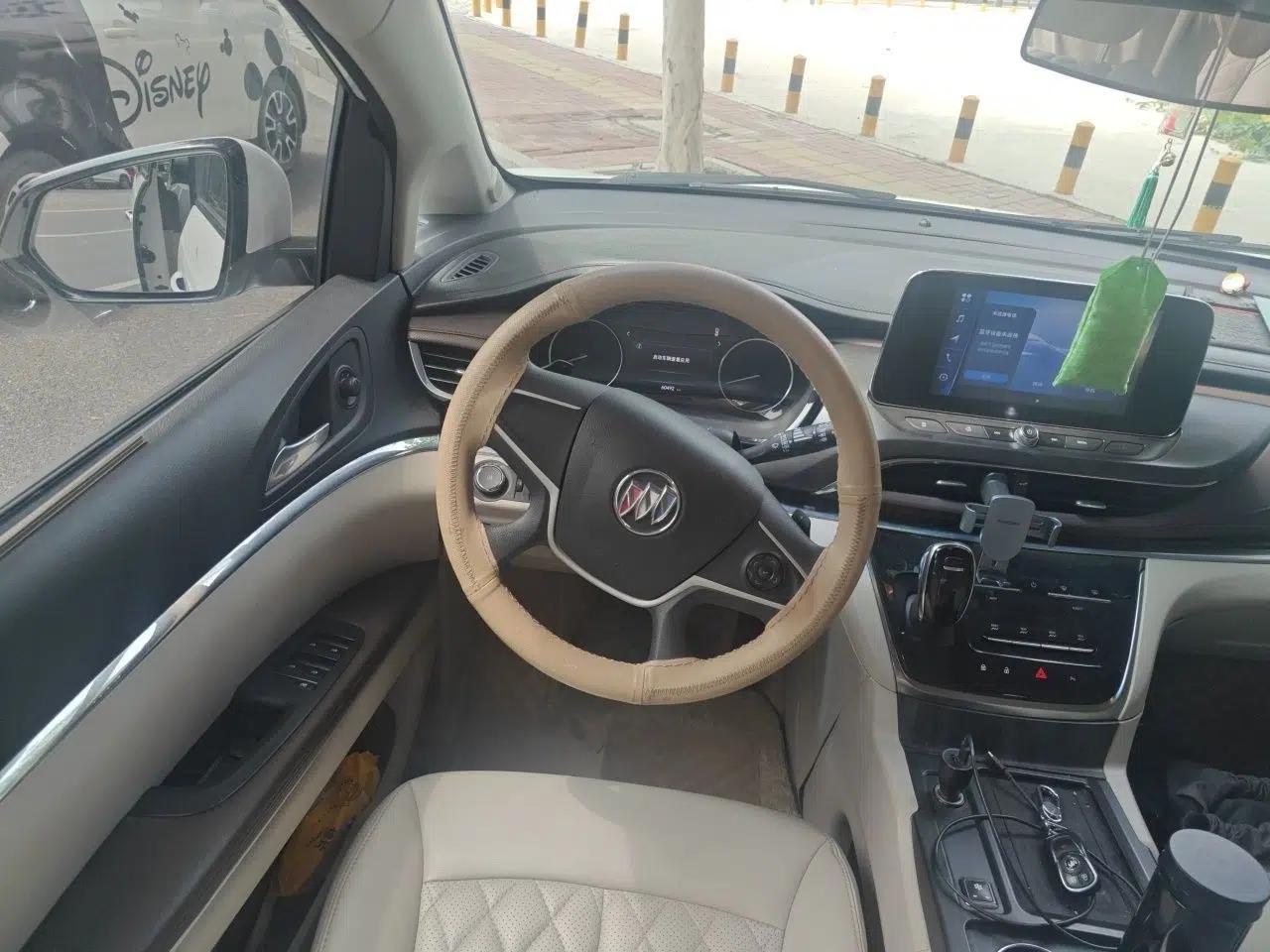 Buick GL8 2021 Land Cruiser Executive Class 652T Comfort Model — миниатюра 10