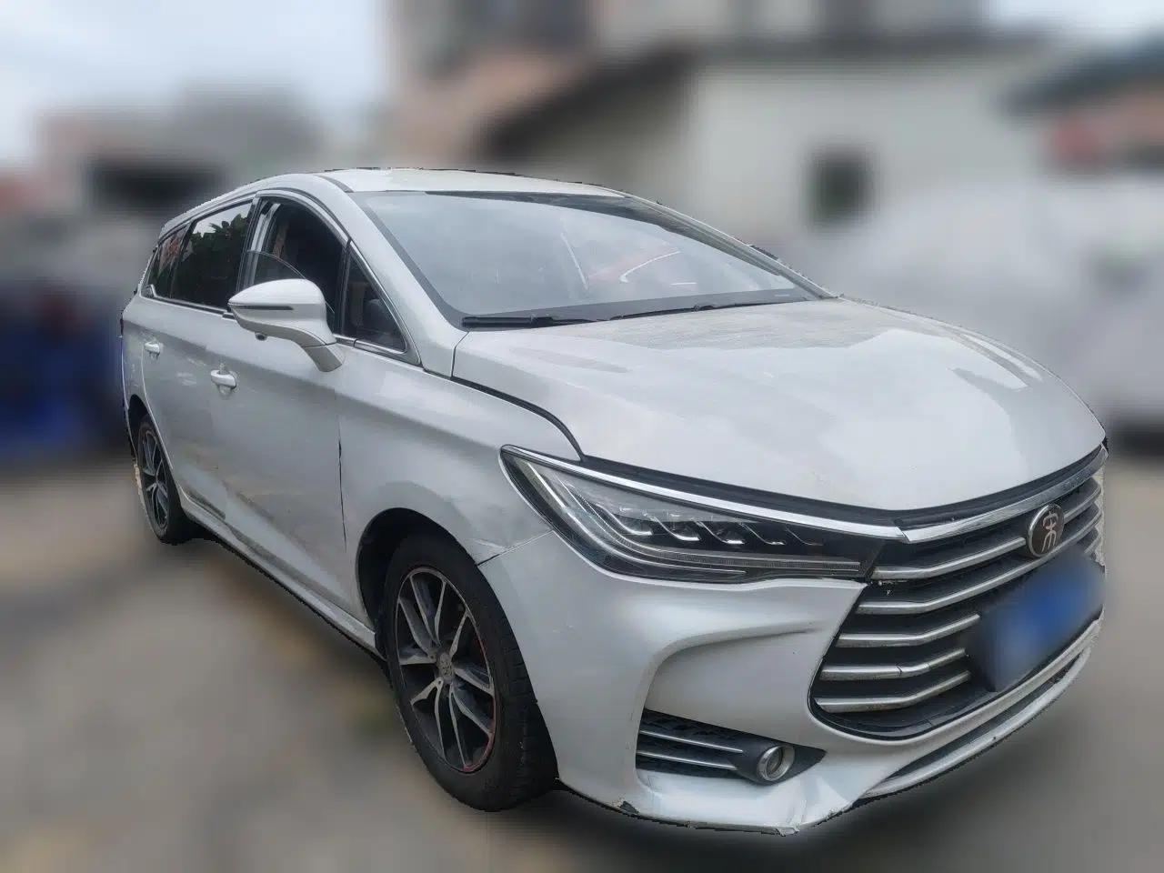 BYD Song MAX 2017 1.5T Automatic Smart Connect Luxury 7-Seater — миниатюра 3