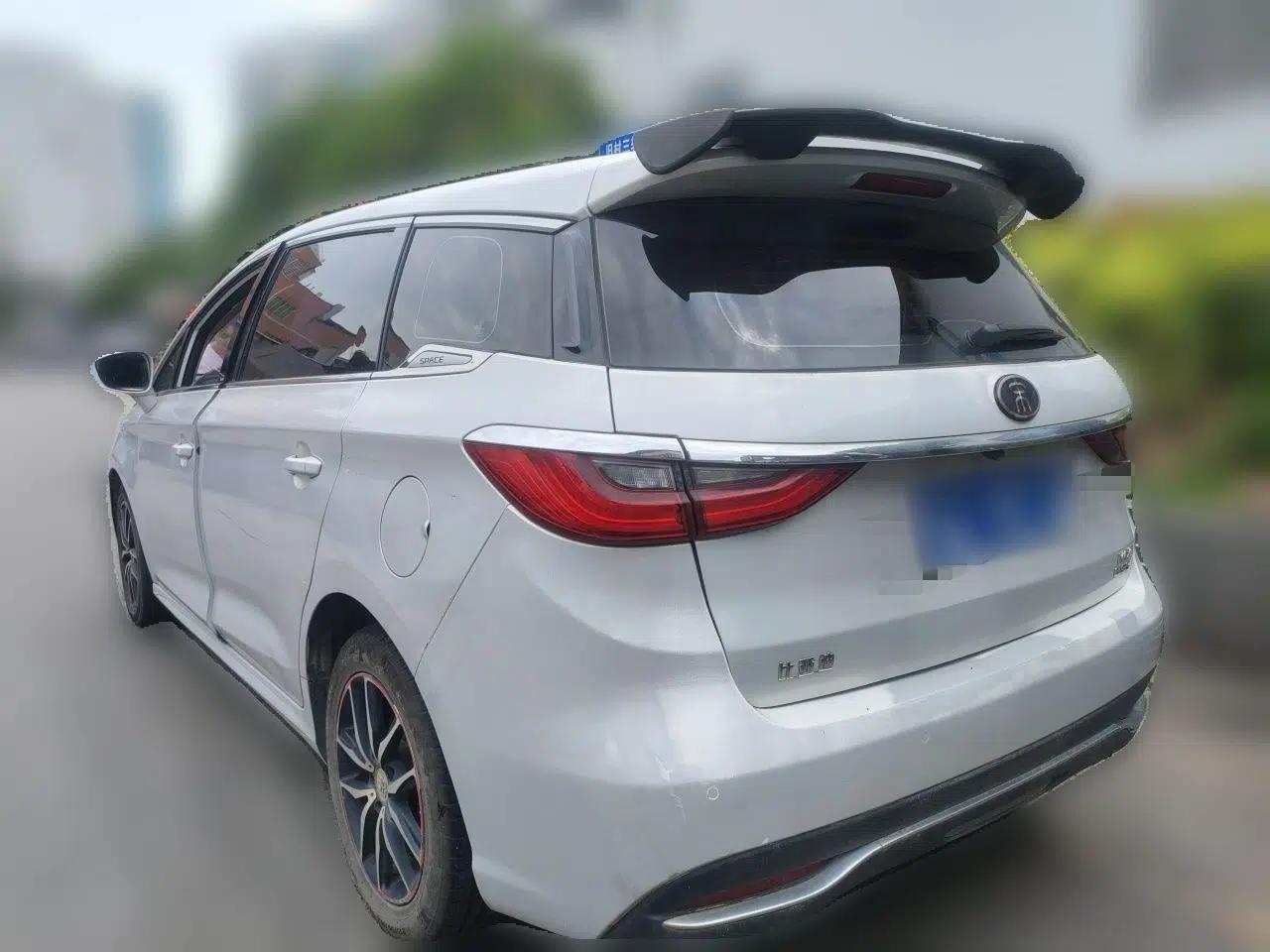 BYD Song MAX 2017 1.5T Automatic Smart Connect Luxury 7-Seater — миниатюра 4