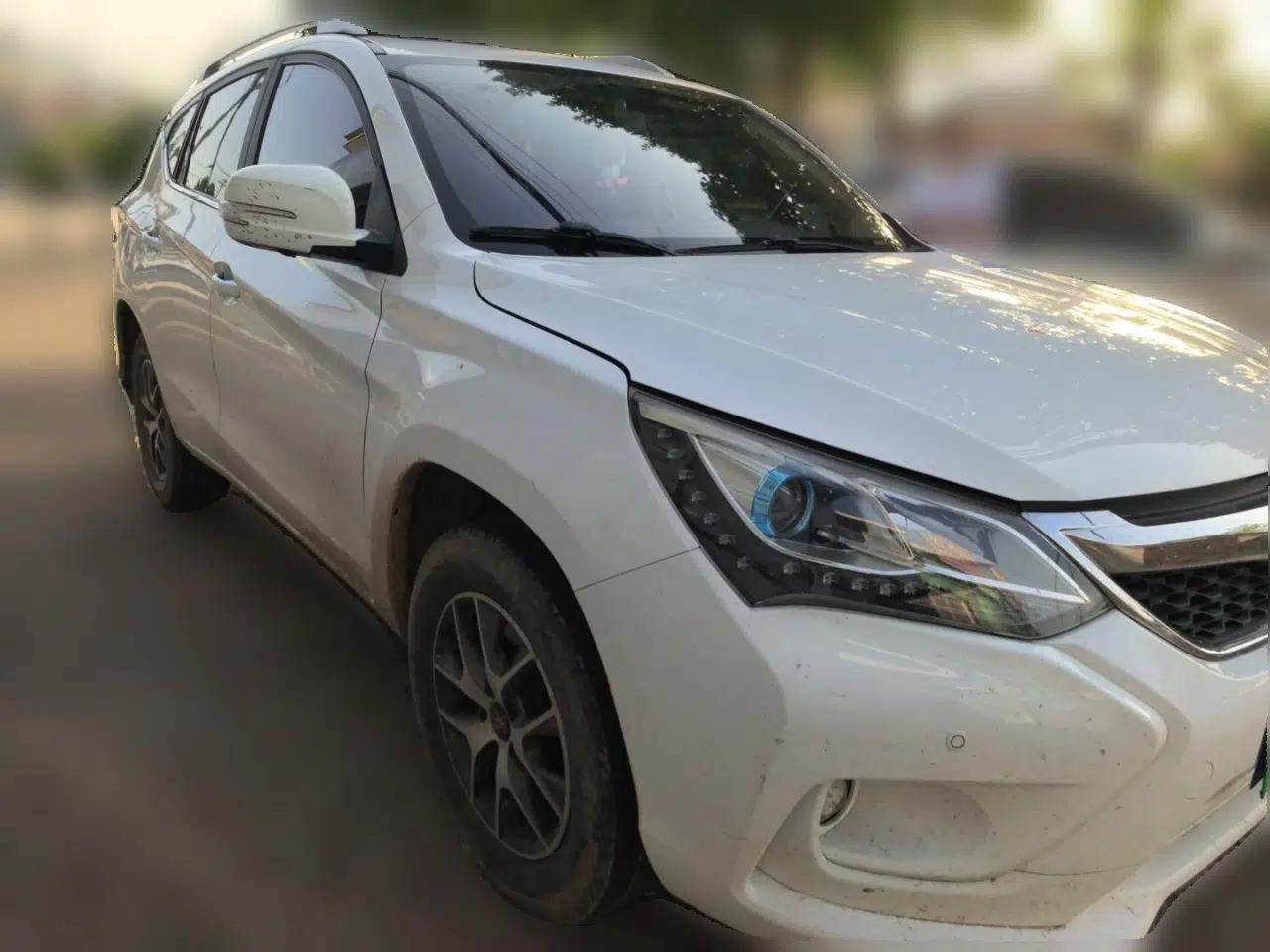 BYD Song 2017 Gaishi Upgrade Edition 1.5TI Manual Elite Model — миниатюра 3