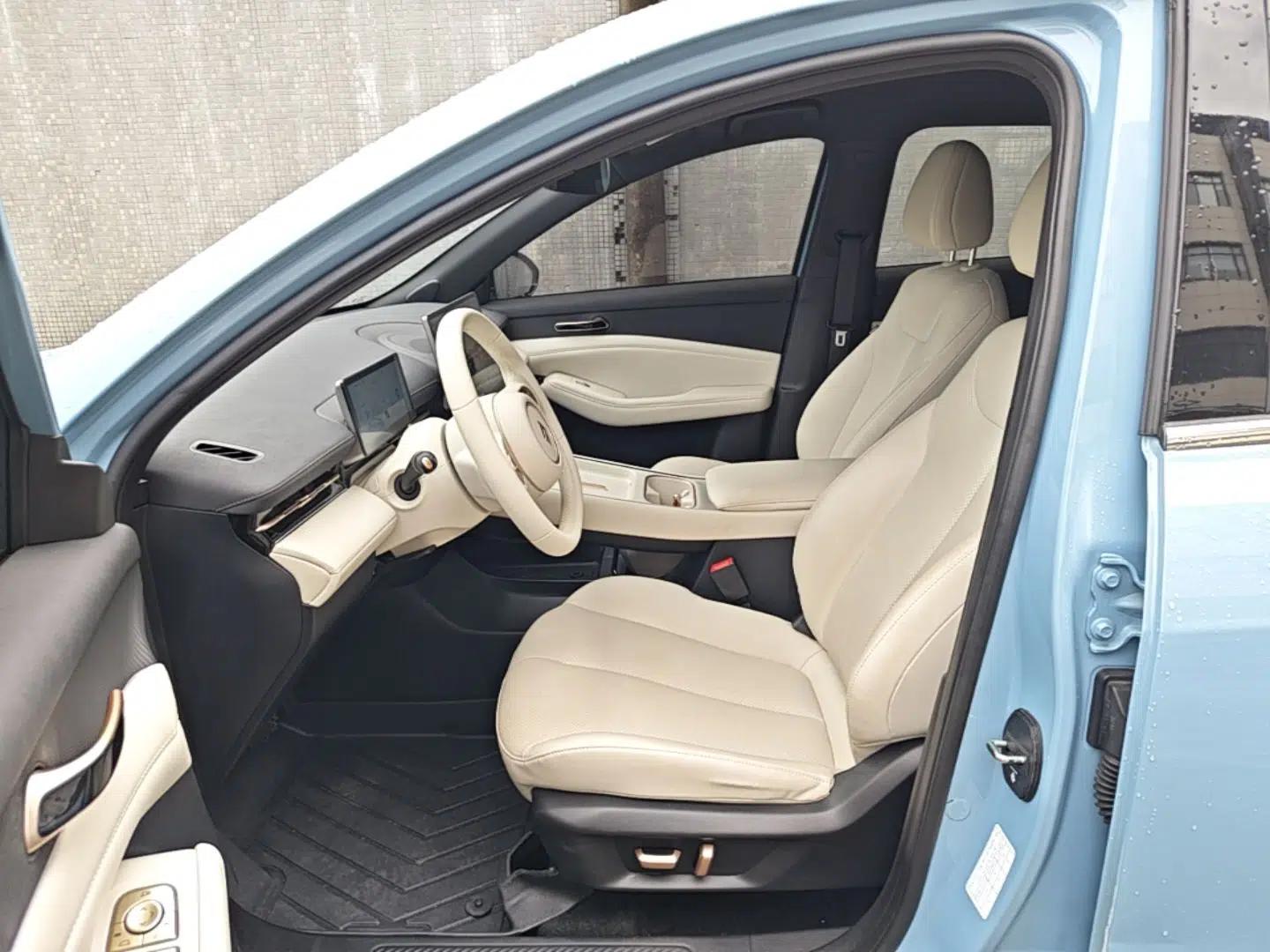 Baojun Yunhai 2024 140km Plug-in Hybrid Version — миниатюра 17