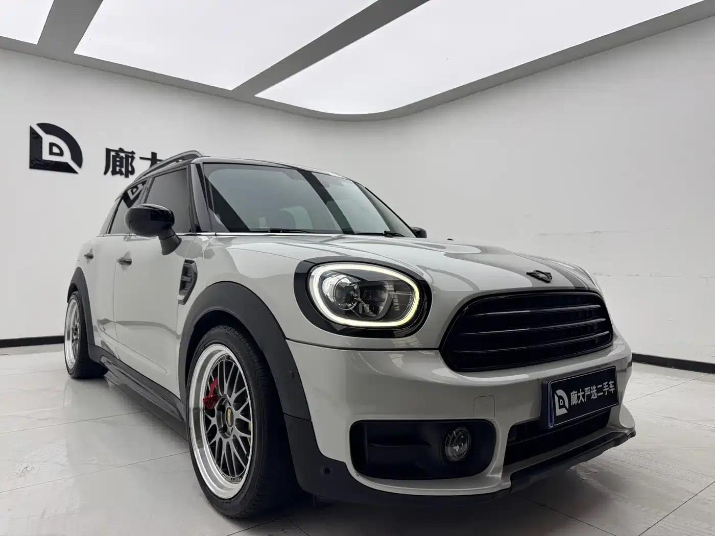 2020 MINI COUNTRYMAN 1.5T COOPER ALL4 Polar Edition — миниатюра 3