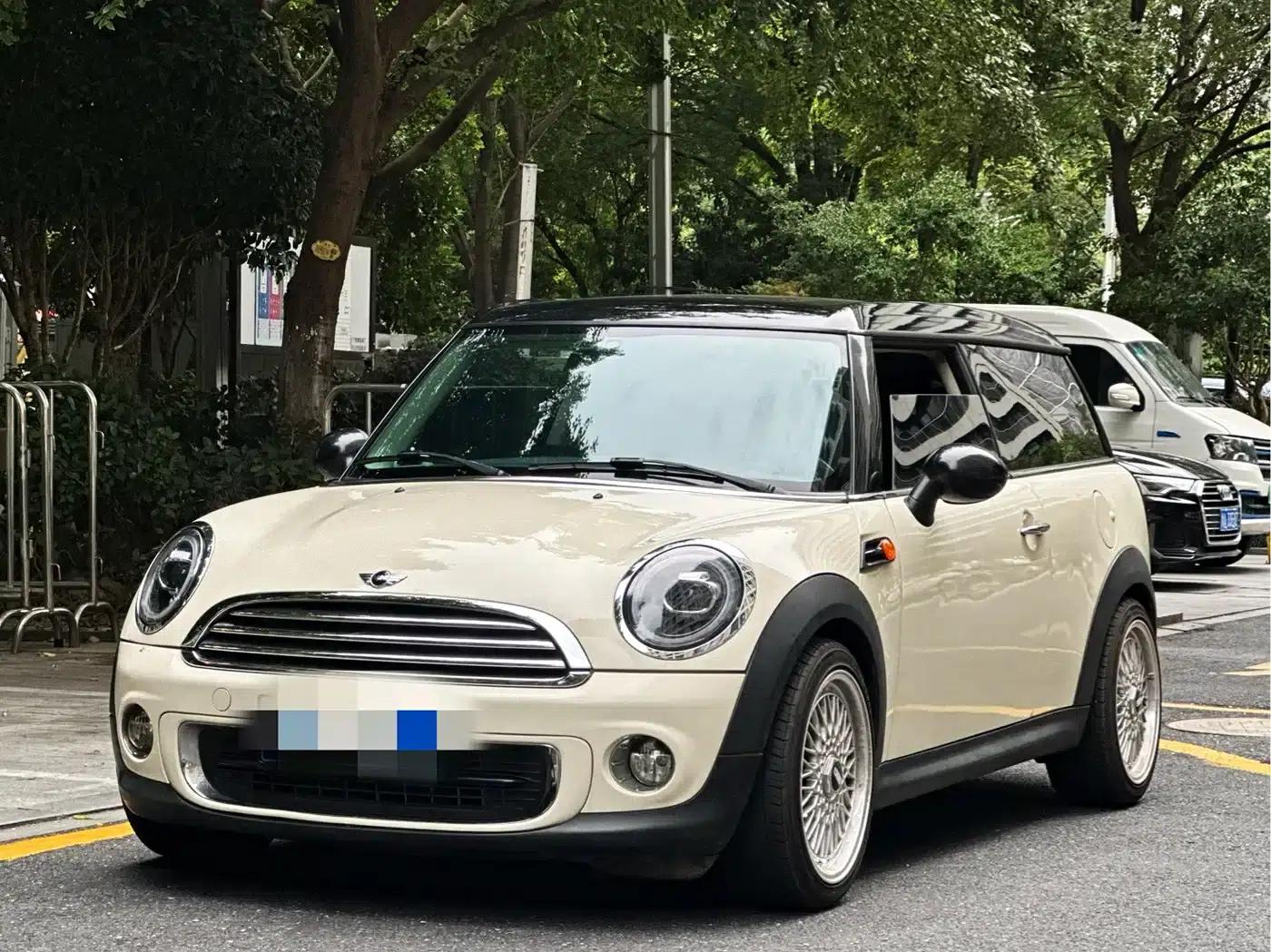 MINI CLUBMAN 2011 1.6L ONE — миниатюра 1