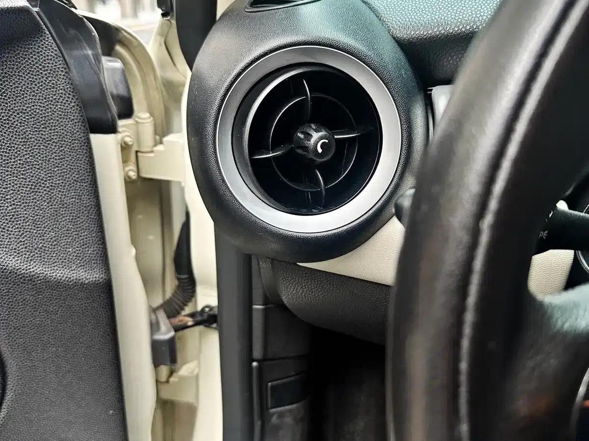 MINI CLUBMAN 2011 1.6L ONE — миниатюра 12