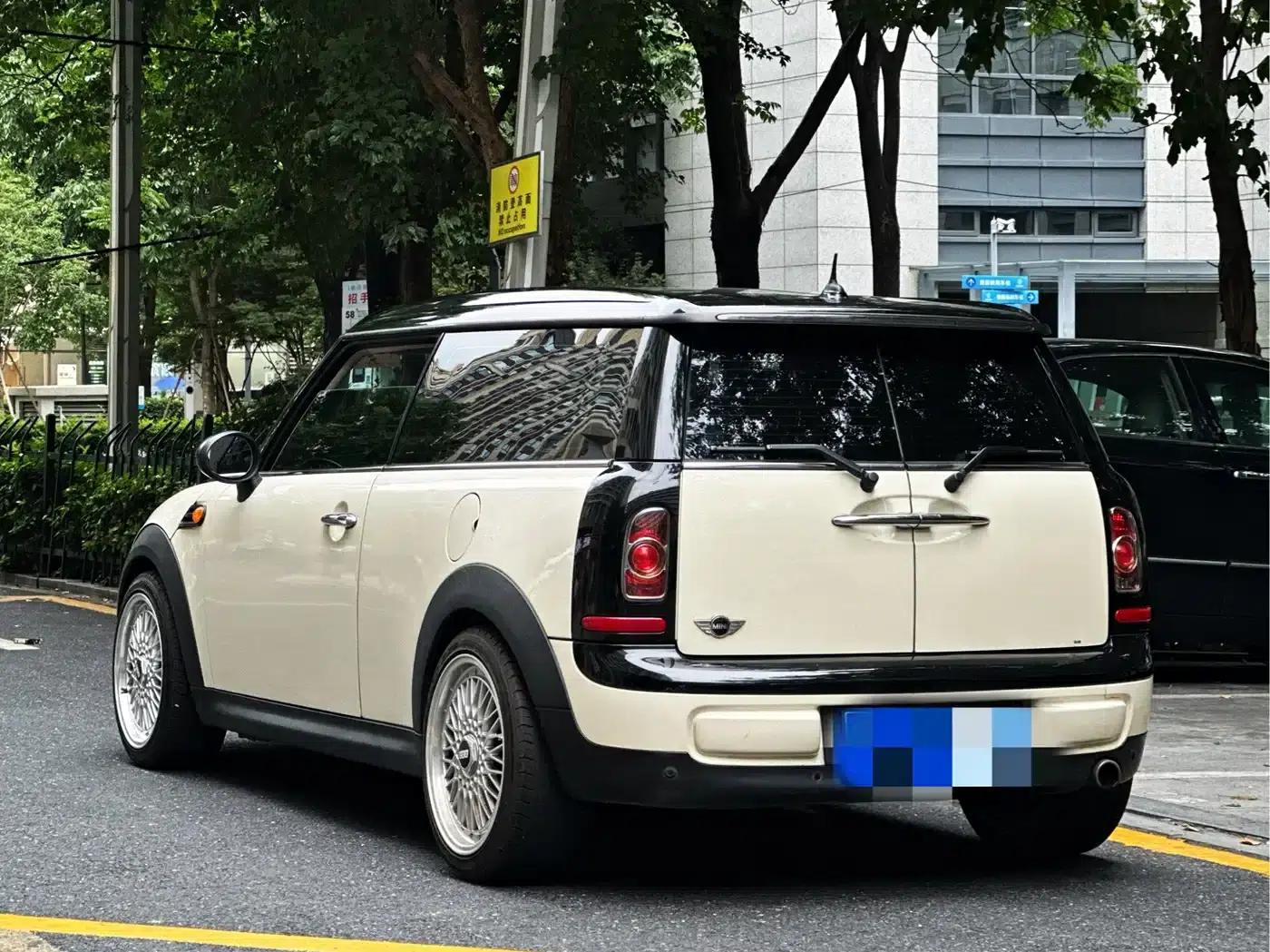 MINI CLUBMAN 2011 1.6L ONE — миниатюра 4