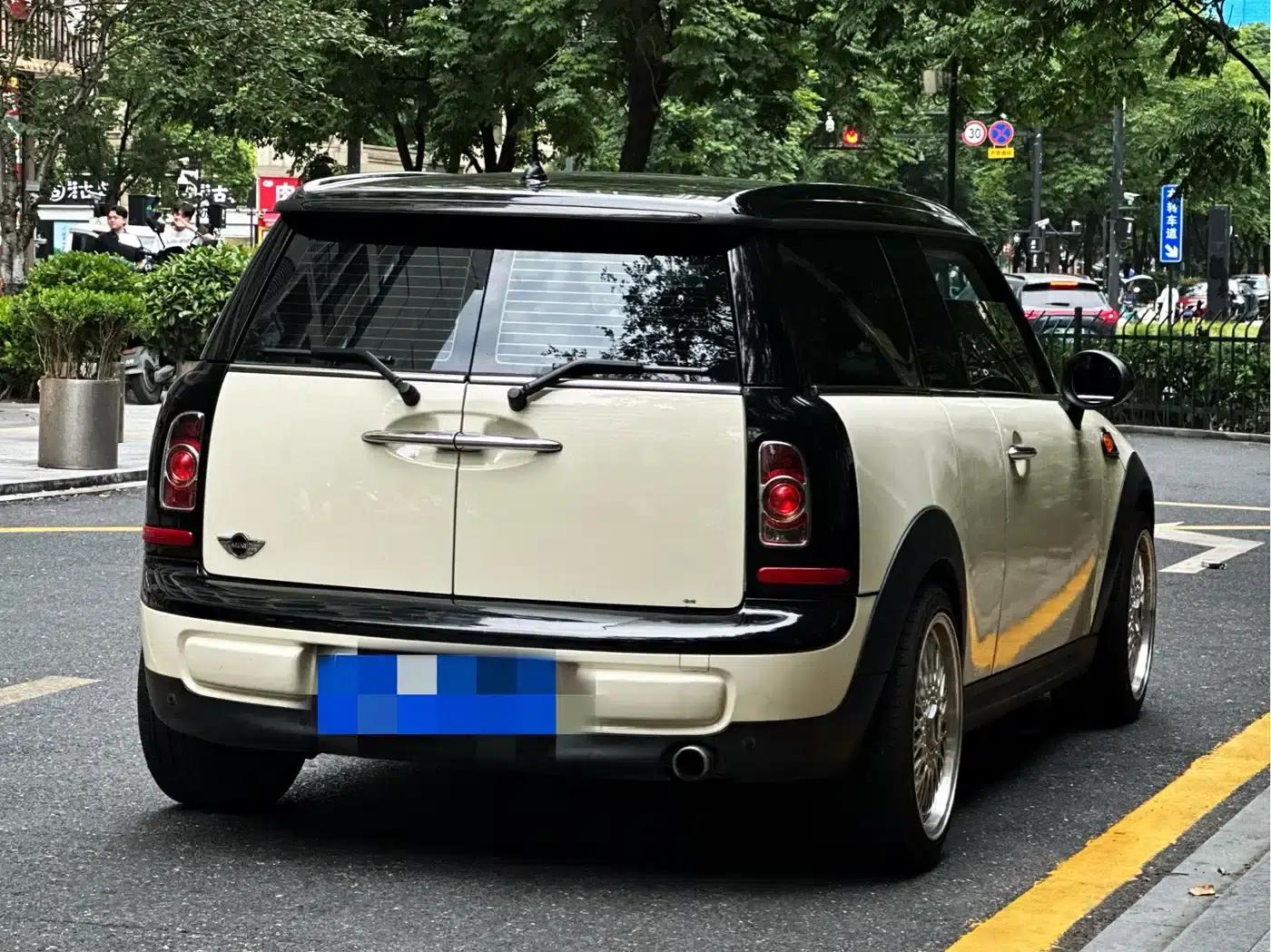 MINI CLUBMAN 2011 1.6L ONE — миниатюра 6