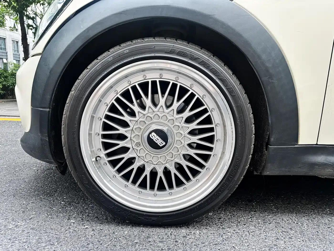 MINI CLUBMAN 2011 1.6L ONE — миниатюра 9