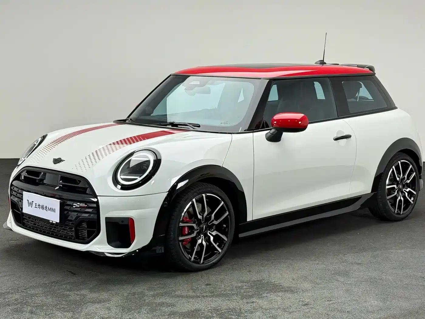 2025 MINI JCW JOHN COOPER WORKS — миниатюра 1