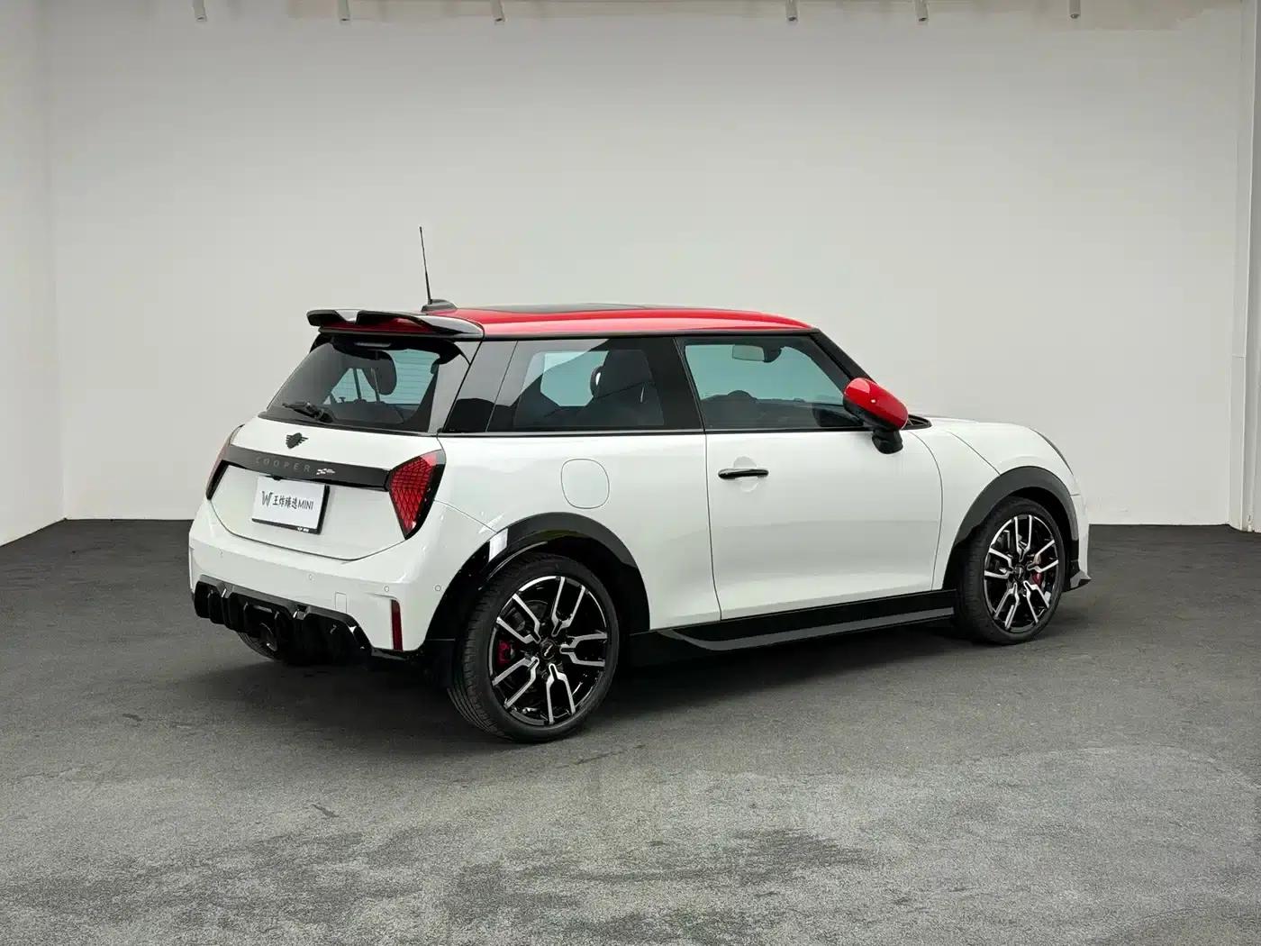 2025 MINI JCW JOHN COOPER WORKS — миниатюра 14