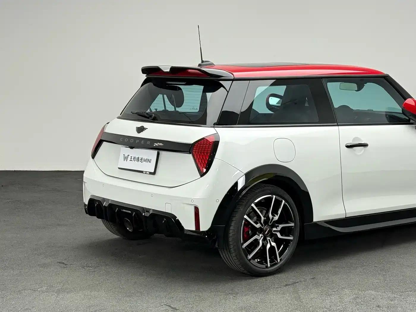 2025 MINI JCW JOHN COOPER WORKS — миниатюра 16