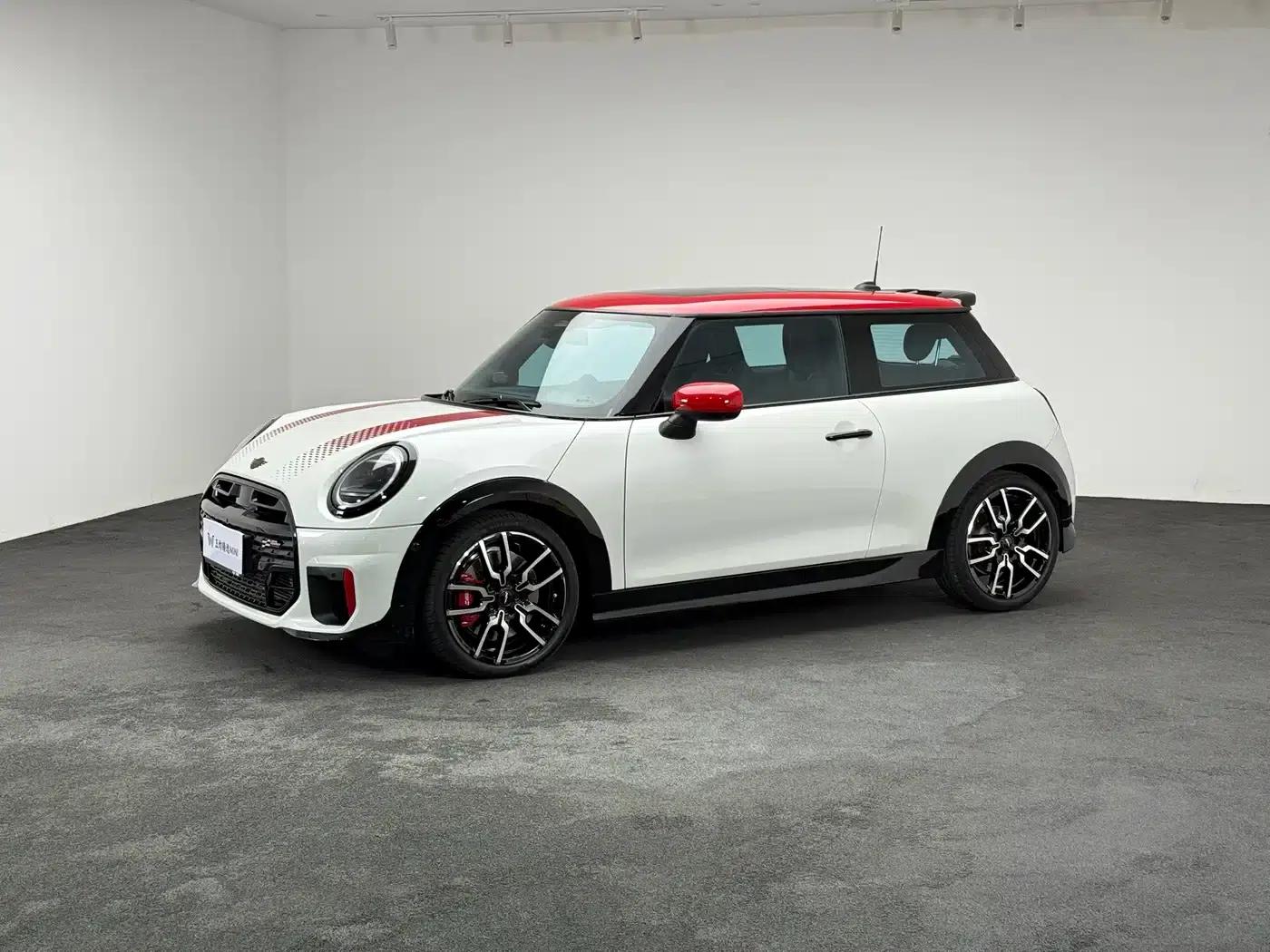 2025 MINI JCW JOHN COOPER WORKS — миниатюра 3