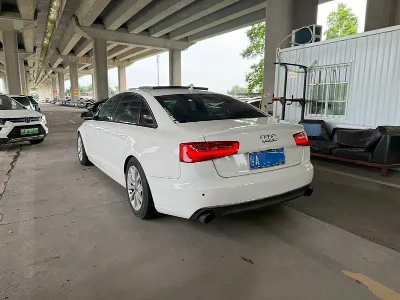 Audi A6L 2011 2.0 TFSI Automatic Comfort — миниатюра 3
