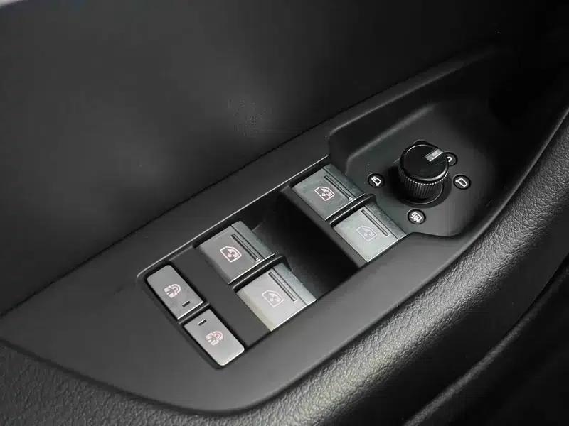 Audi A6L 2023 40 TFSI Luxury Dynamic — миниатюра 24