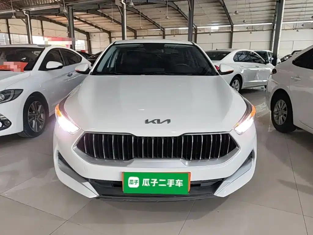 Kia K3 2021 Facelift 1.5L CVT Fashion Edition — миниатюра 3