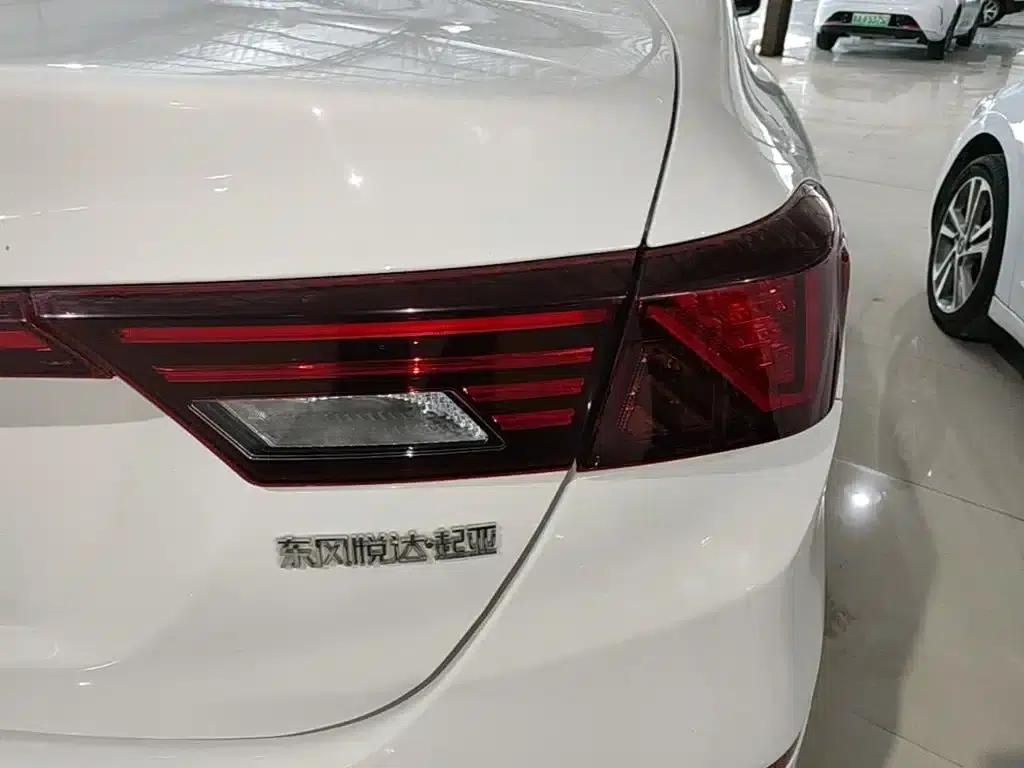 Kia K3 2021 Facelift 1.5L CVT Fashion Edition — миниатюра 8