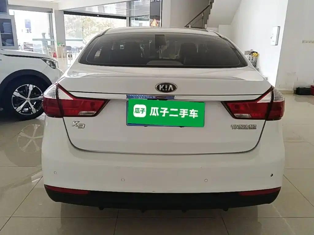 Kia K3 2017 1.6L Automatic 15th Anniversary Special Edition GLS — миниатюра 6