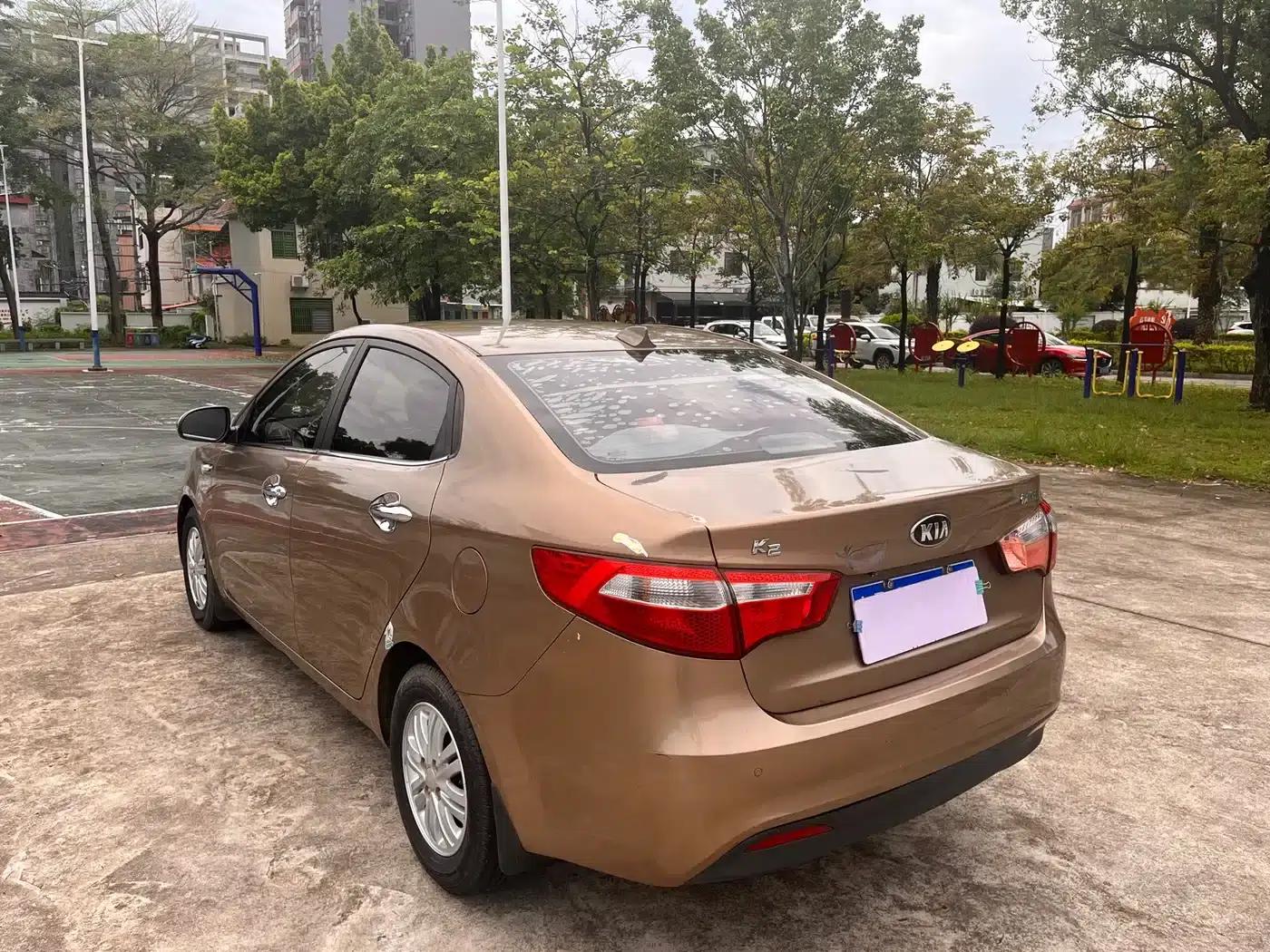Kia K2 2012 Sedan 1.4L AT GLS Anniversary Edition — миниатюра 4