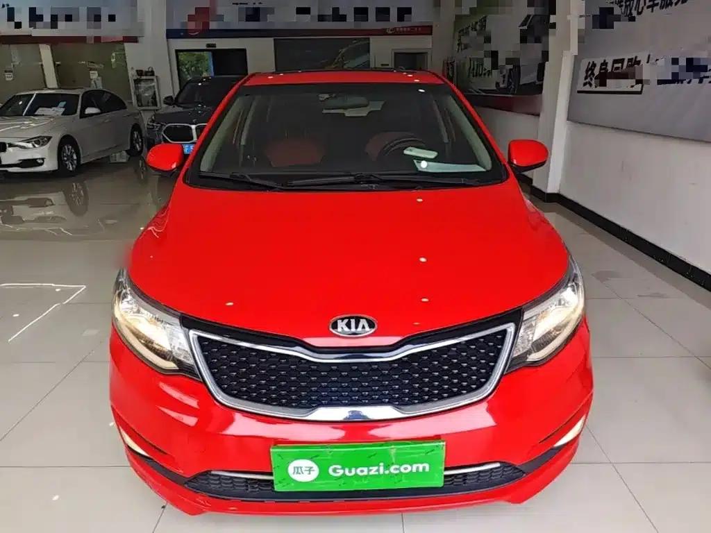 Kia K2 2015 Hatchback 1.4L AT GLS Cool Edition — миниатюра 3