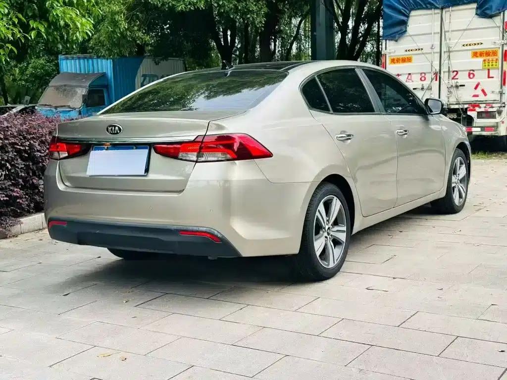 Kia K5 2017 1.8L Automatic DLX — миниатюра 8